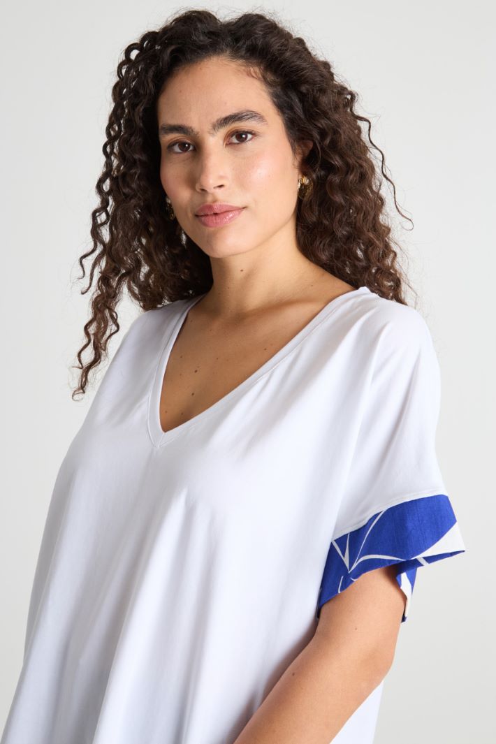 T-shirt with printed inserts Intrend - 3