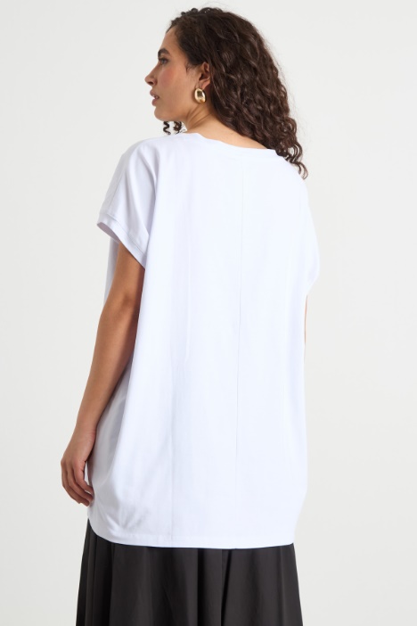 Camiseta oversize con mangas anchas