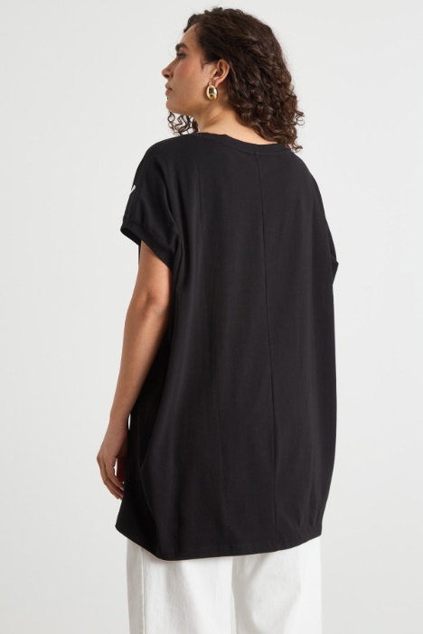 Camiseta oversize con mangas anchas