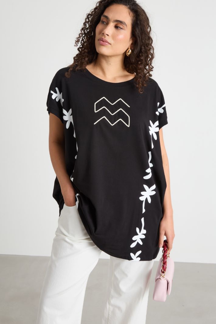 Oversized T-shirt with wide sleeves Intrend - 2