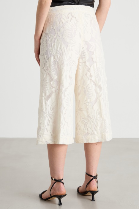 Pantalone culotte in macramè