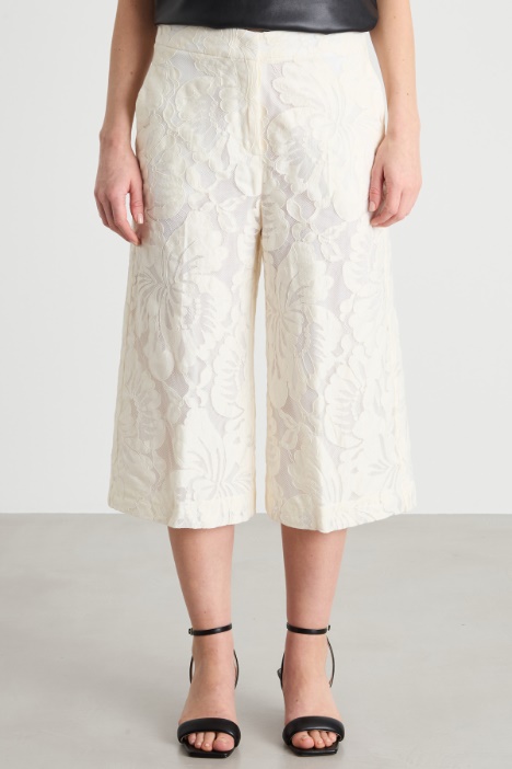 Pantalone culotte in macramè