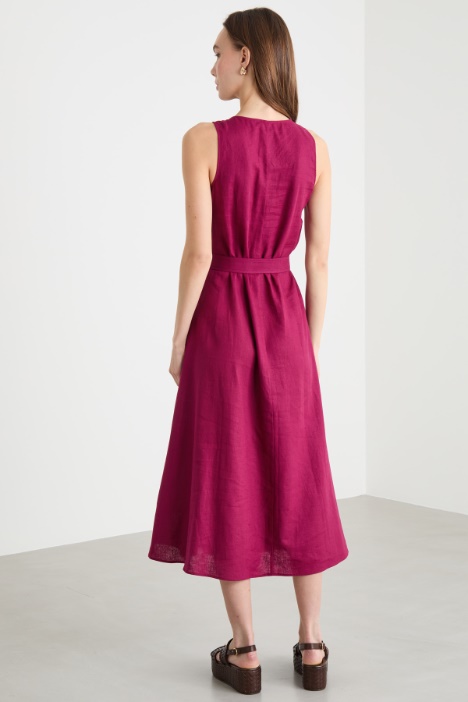 Abito svasato con cintura