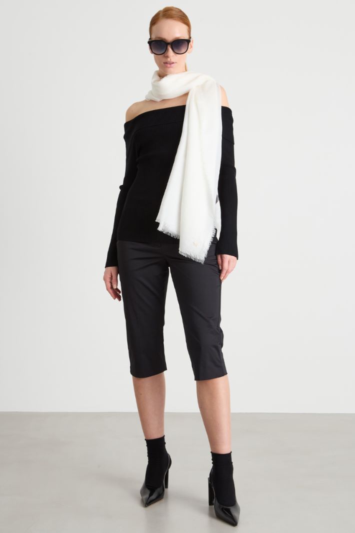 Off-the-shoulder jumper Intrend