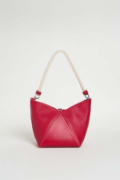 Bolso tipo cubo pequeño con asa de cuerda