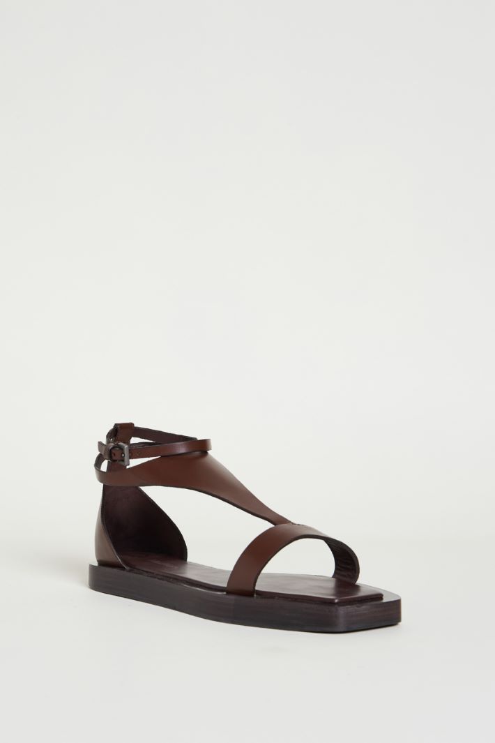 Flat leather sandals Intrend - 2