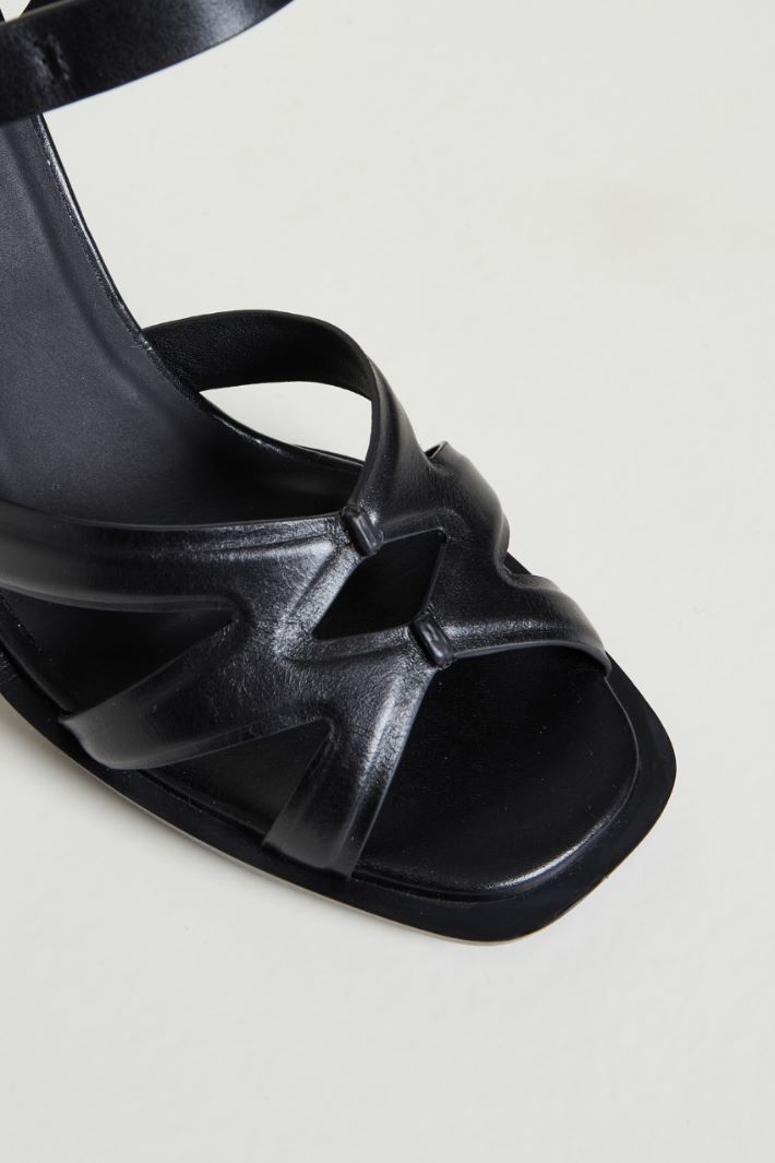 Polished leather sandals Intrend - 4