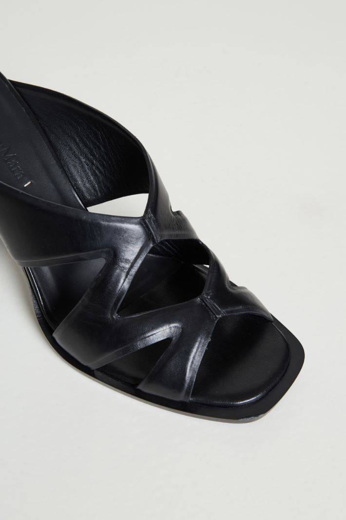 Polished leather sandals Intrend - 4