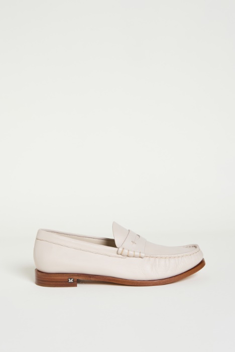 Natural leather loafers Intrend