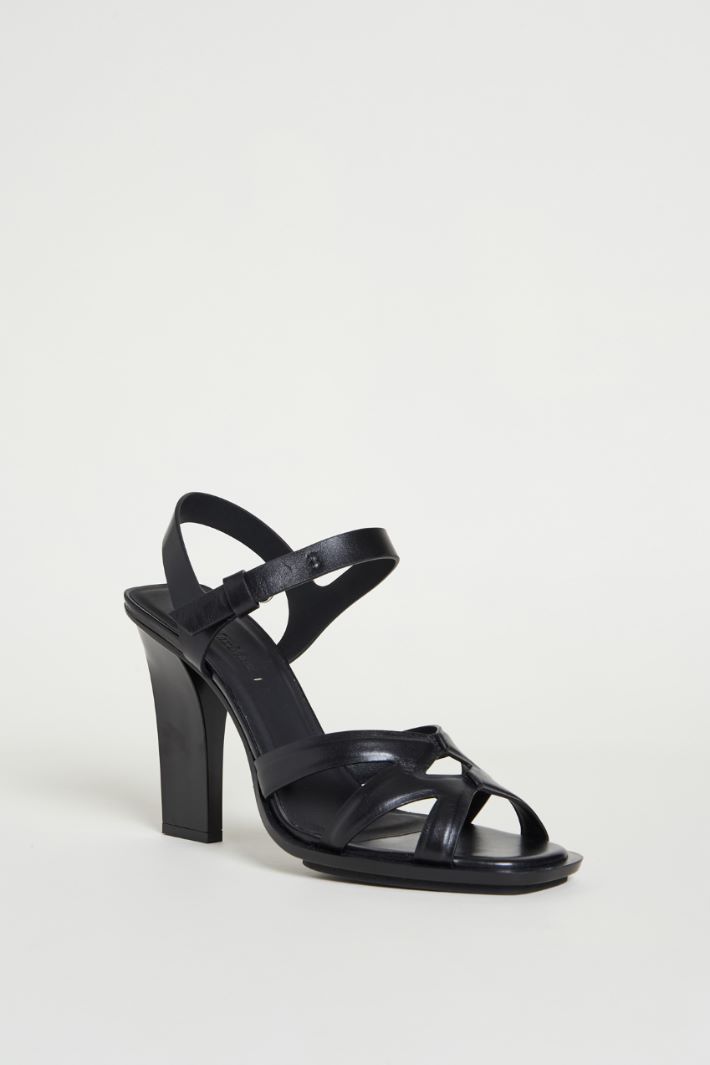 Polished leather sandals Intrend - 2
