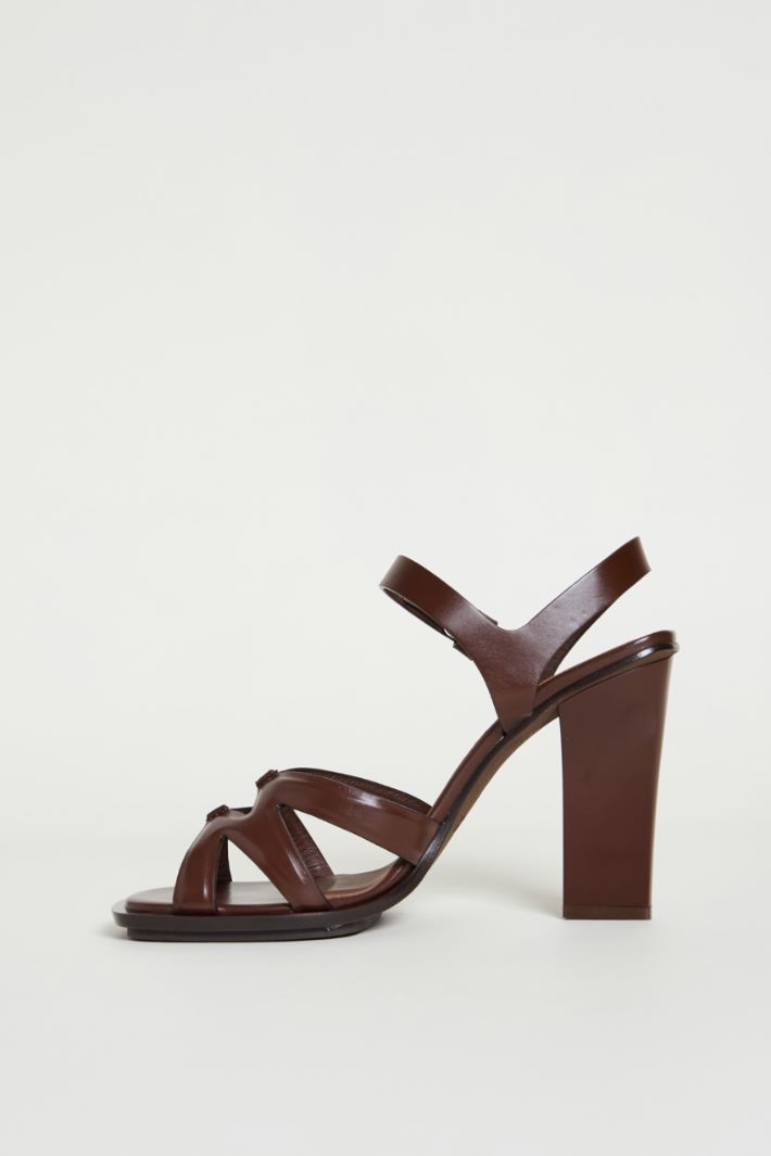 Polished leather sandals Intrend - 3