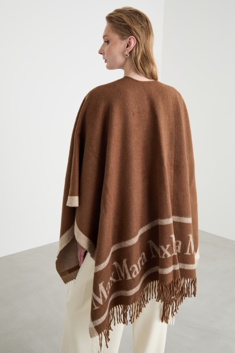 Poncho de lana jacquard
