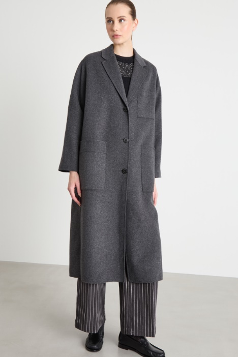 Abrigo largo de botonadura sencilla