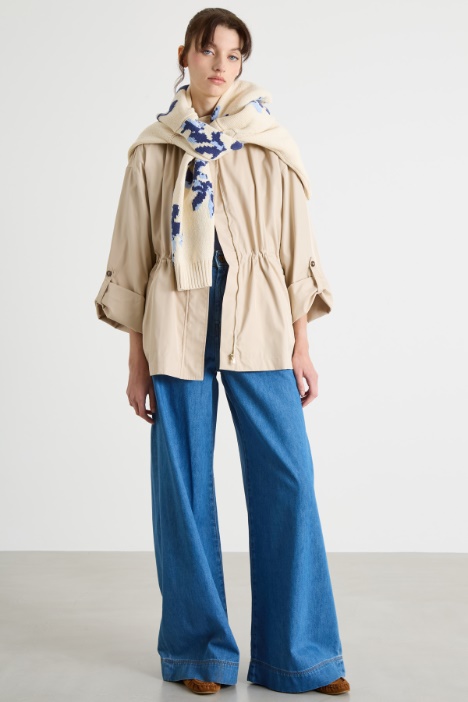 Impermeable con jareta Intrend