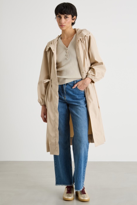 Impermeabile con cappuccio e coulisse