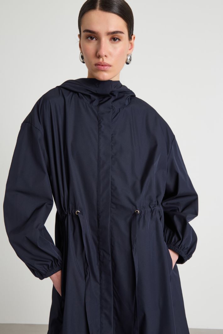 Hooded drawstring raincoat Intrend - 3