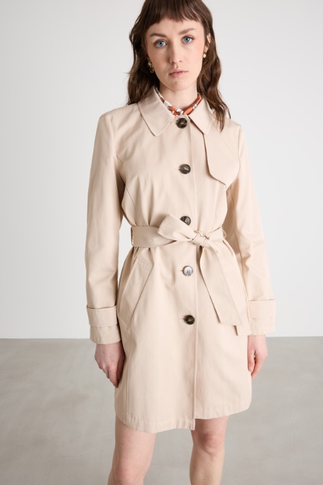 Trench in gabardina antigoccia