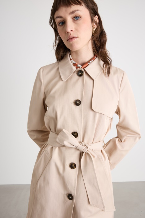 Trench in gabardina antigoccia