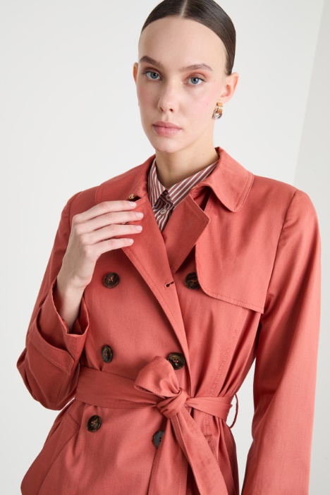 Trench de doble botonadura