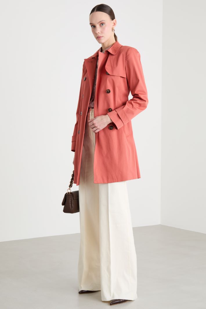 Trench de doble botonadura Intrend