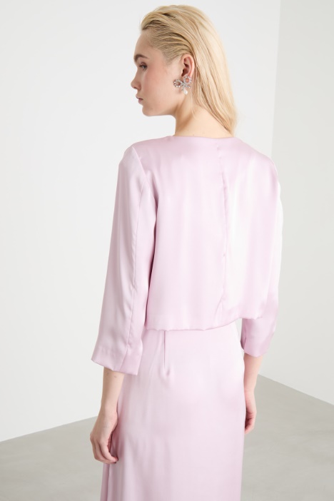 Chaqueta crop de raso