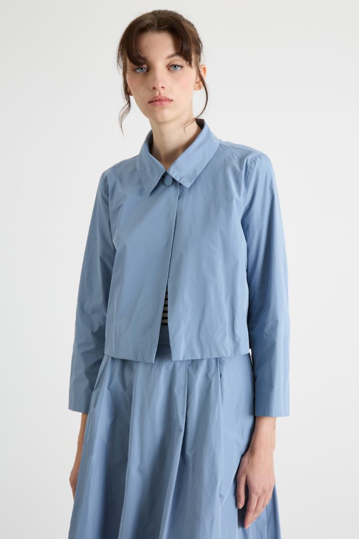 Chaqueta crop de tafetán Intrend - 2