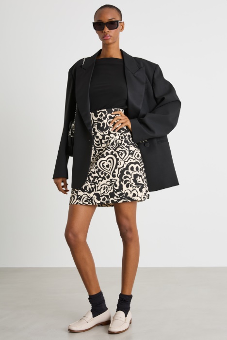 Oversized blazer with peak lapels Intrend