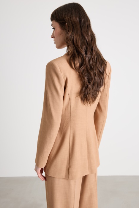 Blazer aderente con maxi rever