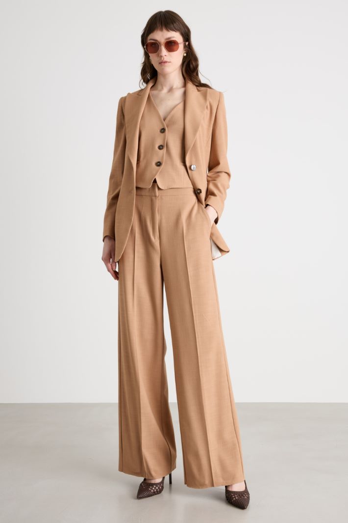 Slim-Fit Blazer with Oversized Lapels Intrend