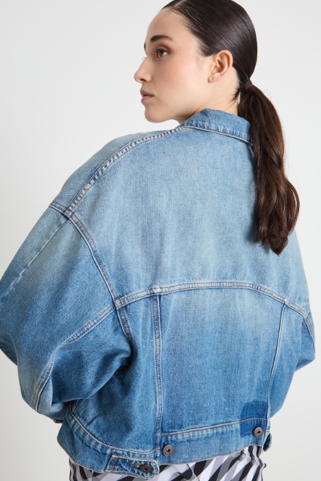 Giacca in jeans dalla linea boxy