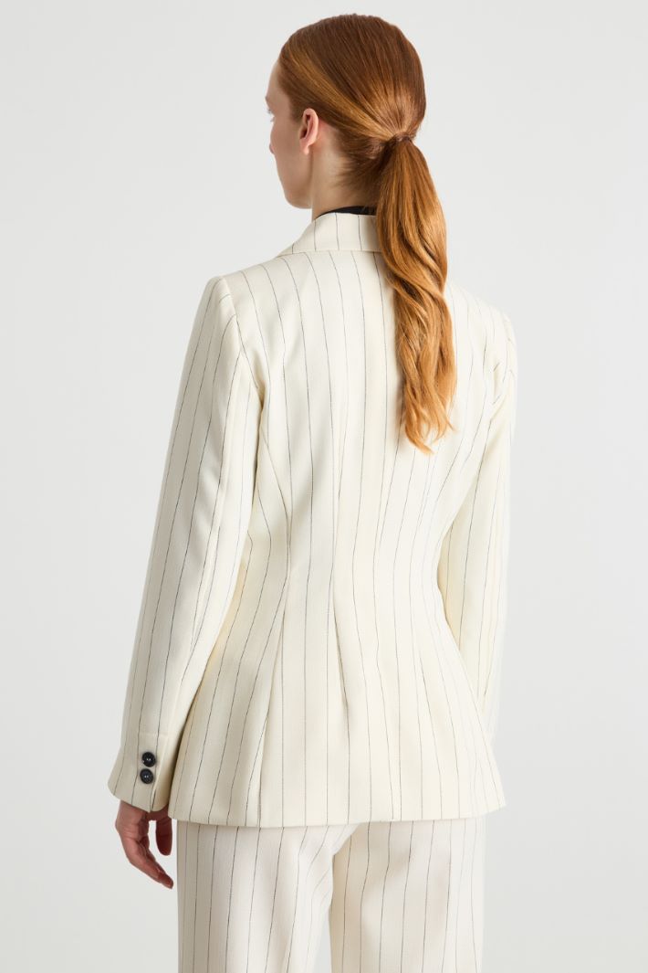 Blazer entallado de raya diplomática Intrend - 4