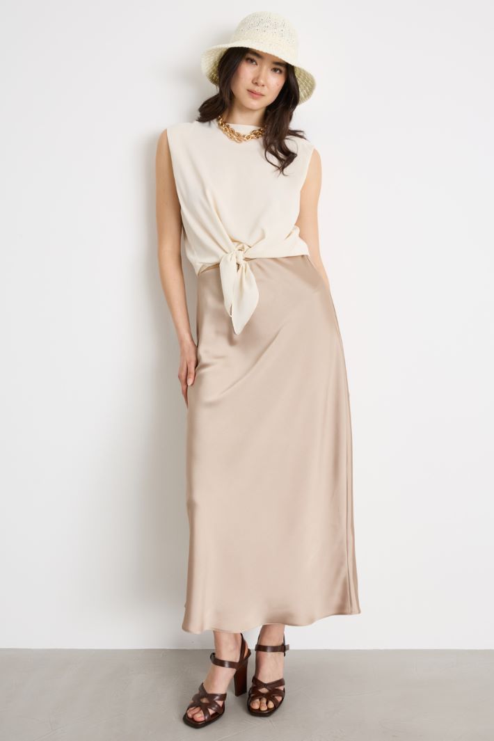 Straight-fit satin skirt Intrend