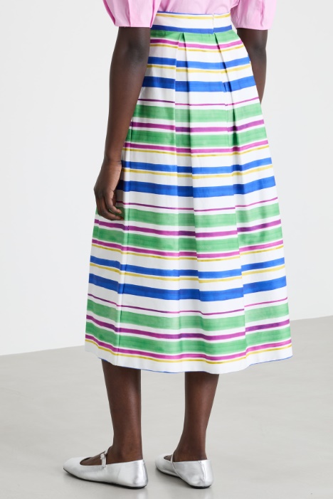 Gonna con pieghe in raso