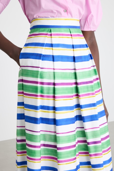 Gonna con pieghe in raso