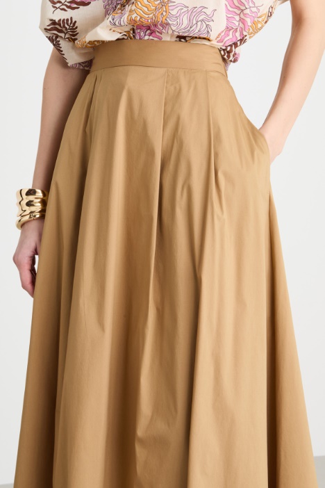 Gonna svasata in popeline