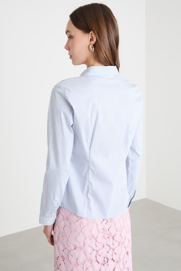 Fitted stretch poplin shirt Intrend - 4