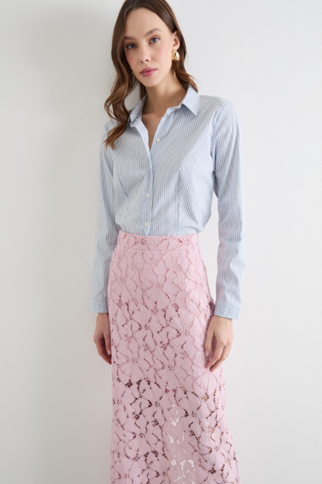 Camisa entallada de popelina elástica Intrend