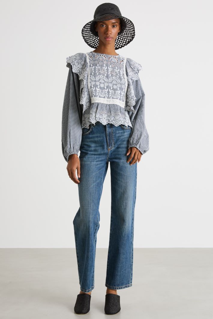 Embroidered-bib blouse Intrend