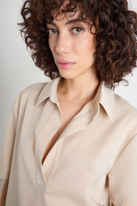 Blusa in tessuto leggero