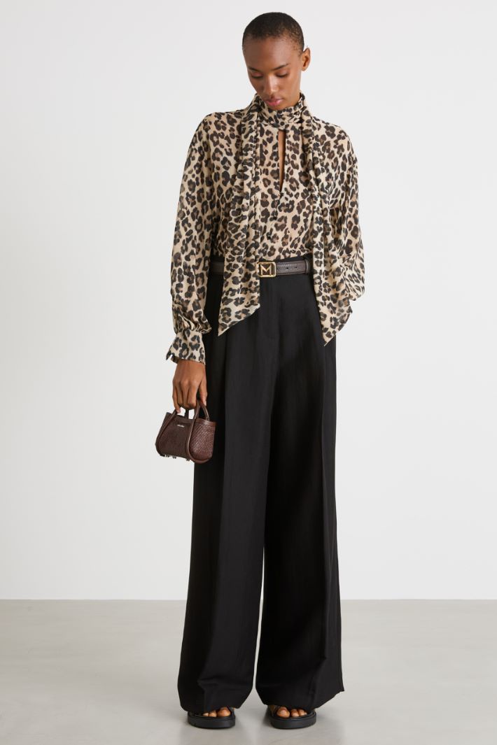 Scarf-tie blouse Intrend