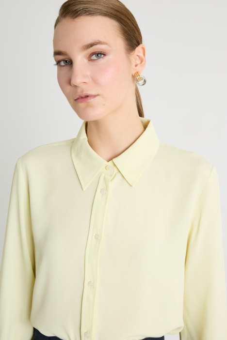 Blusa fluida in crepe de chine