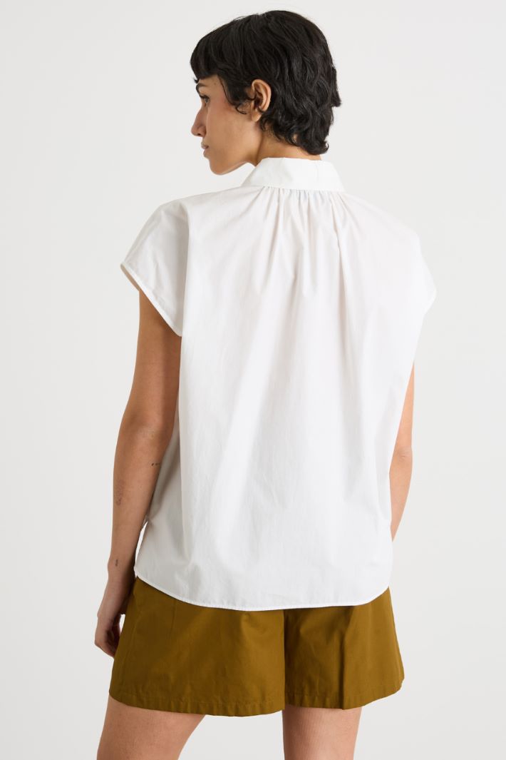 Wide-cut shirt with gathered detailing Intrend - 4