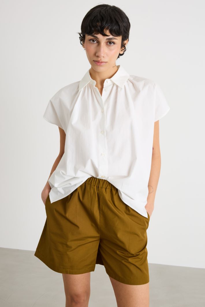 Wide-cut shirt with gathered detailing Intrend - 2