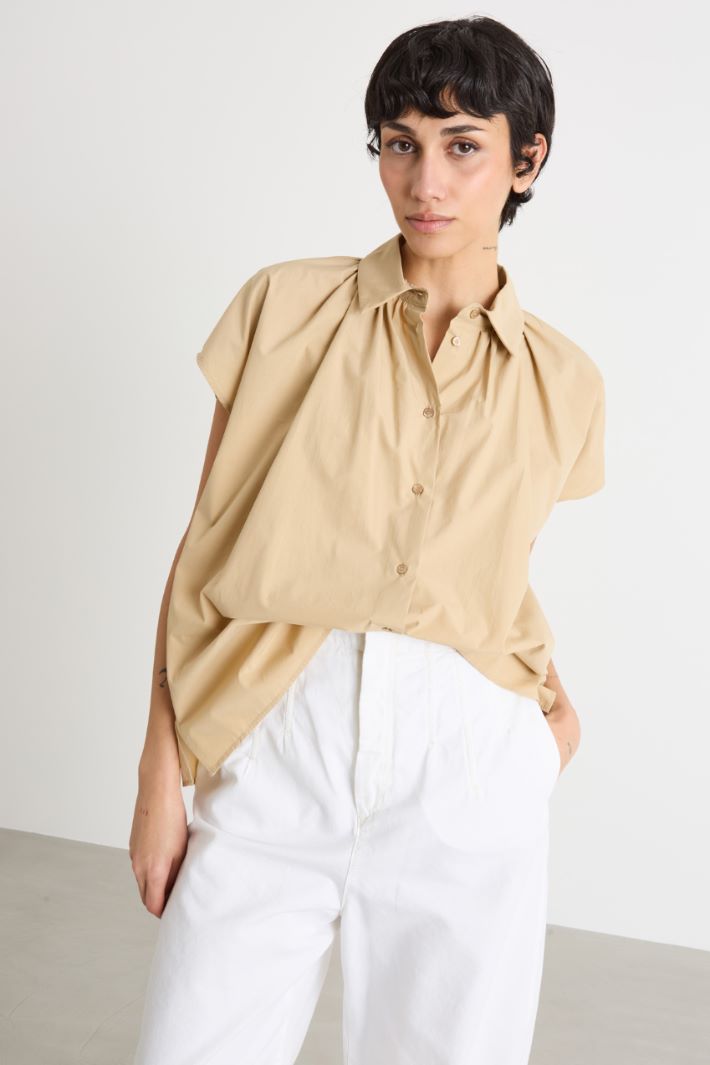 Wide-cut shirt with gathered detailing Intrend - 2