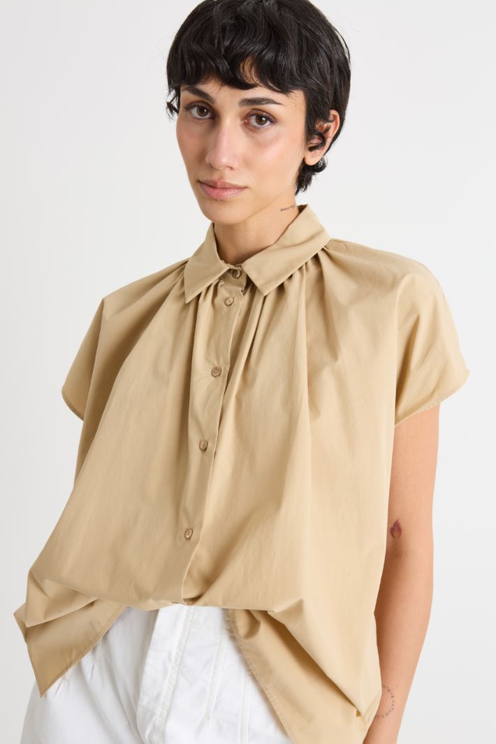 Wide-cut shirt with gathered detailing Intrend - 3