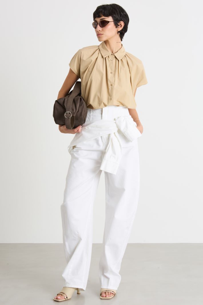 Wide-cut shirt with gathered detailing Intrend