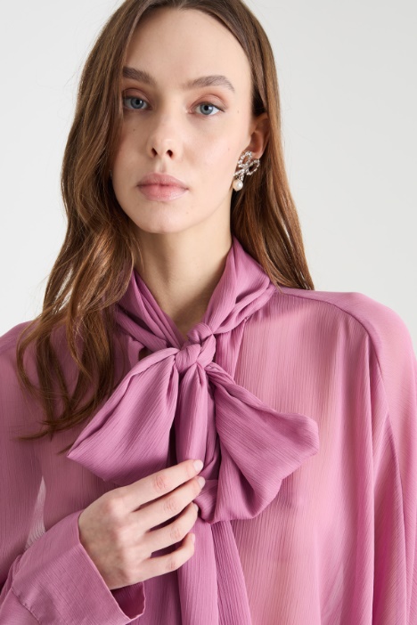 Blusa a mantella con foulard
