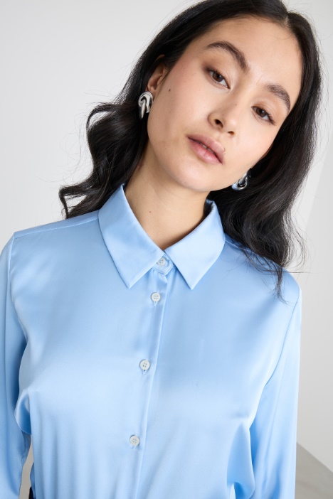 Camicia in raso leggero stretch