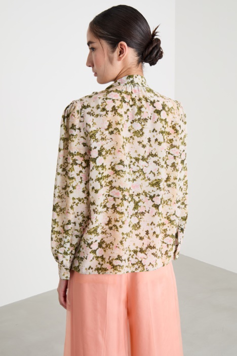 Blusa stampata con fiocco