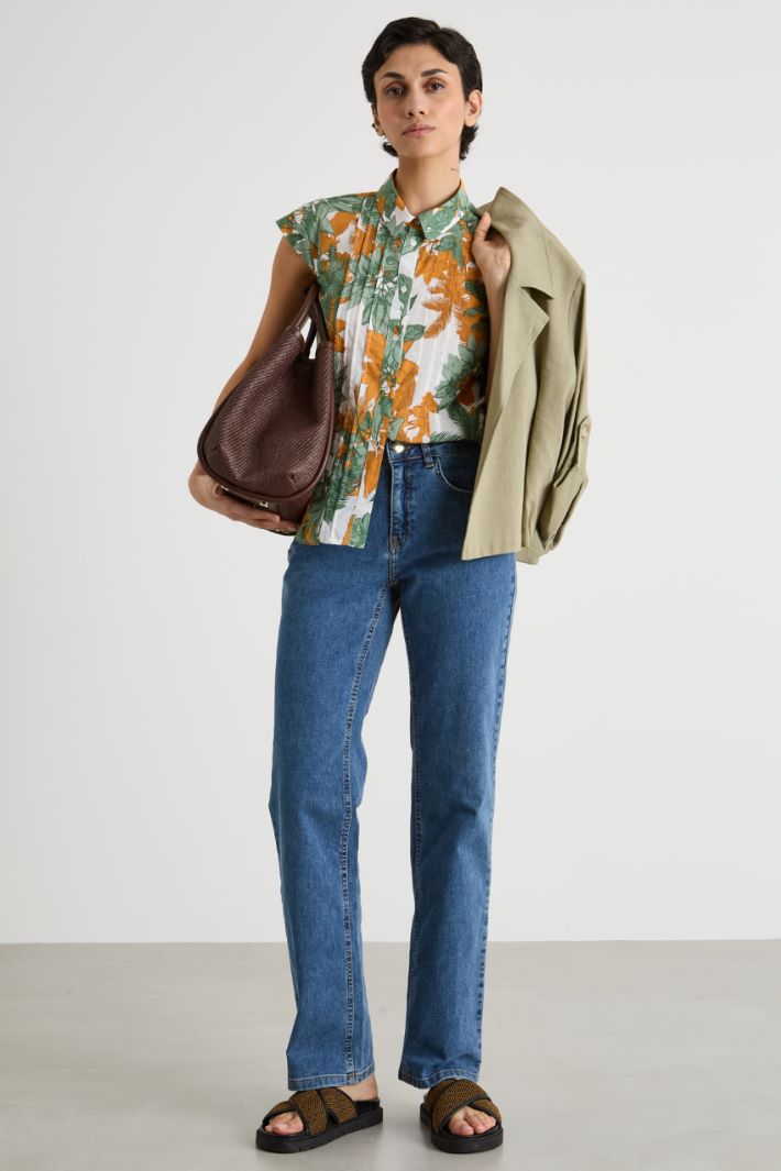 Printed sleeveless shirt Intrend